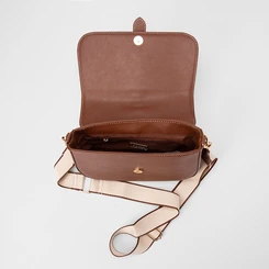 Bolsa Transversal Gabriela Média Enfeite Fivela Pespontos Marrom