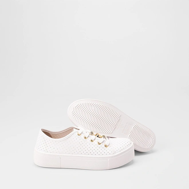 Tênis Casual Feminino Moleca Flatform Com Perfuros e Detalhe Emoji Coração Branco
