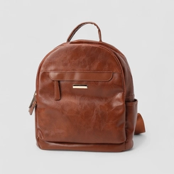 Mochila Feminina Penélope Bolso Frontal Detalhe Metalizado Caramelo