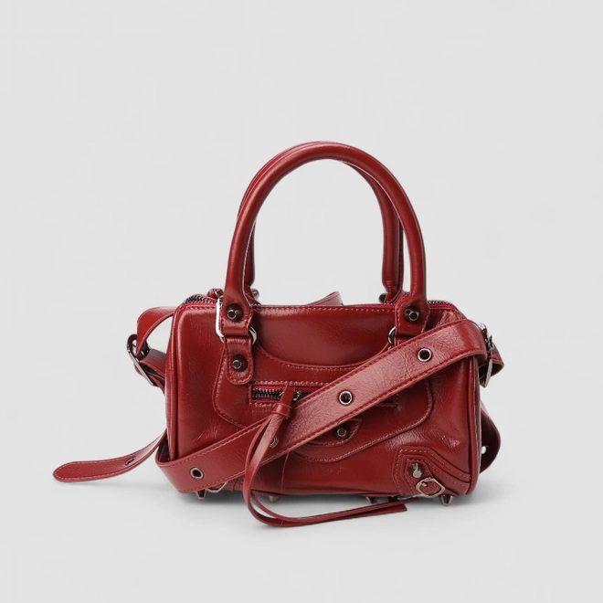 Bolsa Baú Gabriela Média Transversal Detalhe Ilhós & Tachas Vermelha