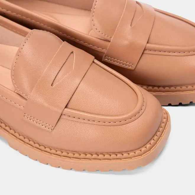 Mocassim Loafer Feminina Moleca Nude