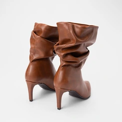 Bota Slouchy Feminina Gabriela Drapeado Cano Médio Caramelo