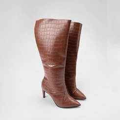 Bota Feminina Gabriela Cano Alto Salto Fino Textura Croco Marrom