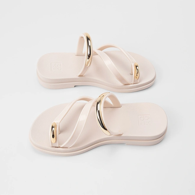 Tamanco Feminino Zaxy Flat Detalhe Bold Off White