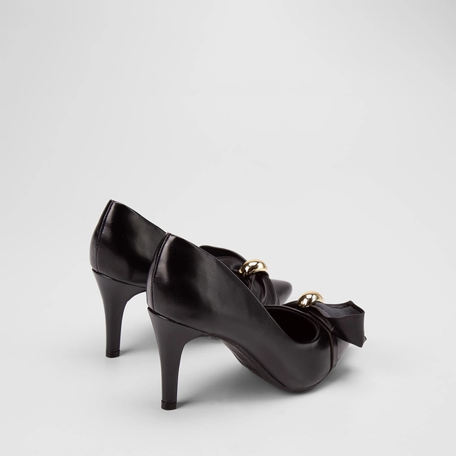 Scarpin Feminino Gabriela Salto Fino Enfeite Bold & Laço Preto