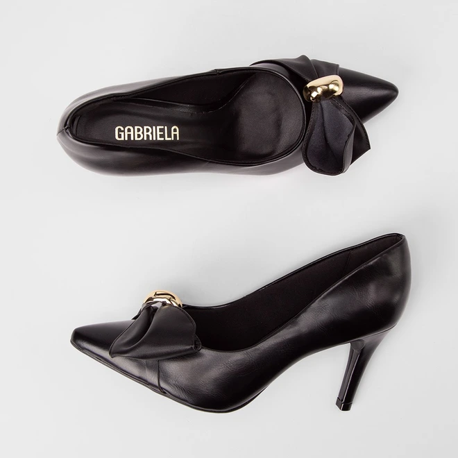 Scarpin Feminino Gabriela Salto Fino Enfeite Bold & Laço Preto
