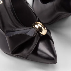 Scarpin Feminino Gabriela Salto Fino Enfeite Bold & Laço Preto