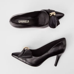 Scarpin Feminino Gabriela Salto Fino Enfeite Bold & Laço Preto
