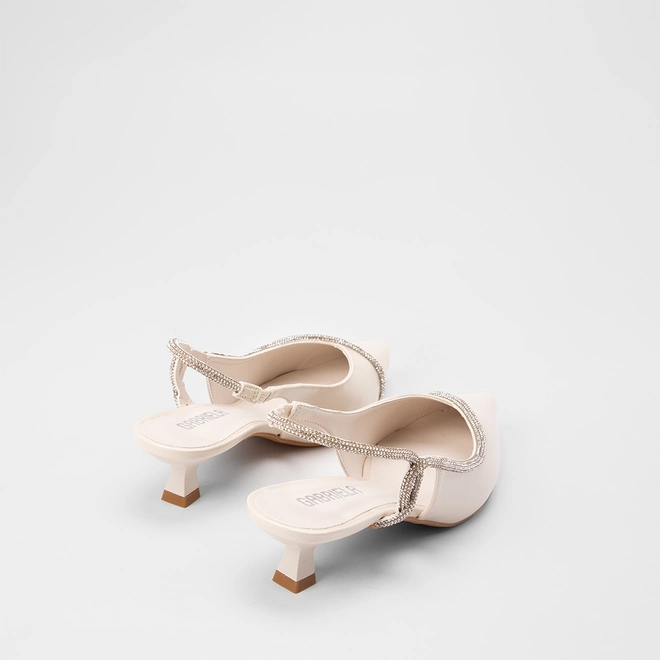 Scarpin Feminino Gabriela Tira Strass Off White