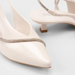 Scarpin Feminino Gabriela Tira Strass Off White