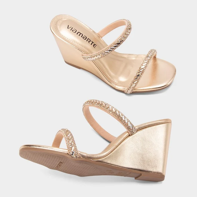 Tamanco Feminino Via Marte Salto Anabela Detalhe Strass Metalizado Ouro