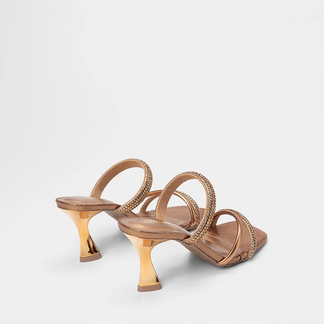 Tamanco Feminino Via Marte Salto Médio Flare Tiras Em Strass Bronze