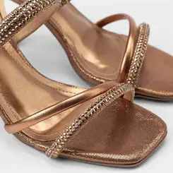 Tamanco Feminino Via Marte Salto Médio Flare Tiras Em Strass Bronze