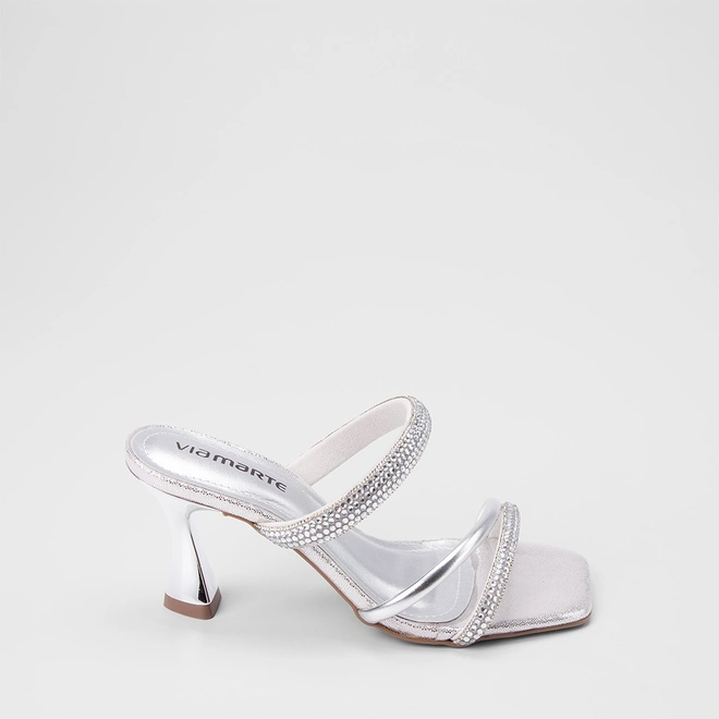 Tamanco Feminino Via Marte Salto Médio Flare Tiras Em Strass Prata