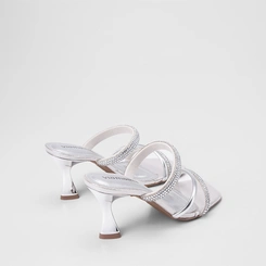 Tamanco Feminino Via Marte Salto Médio Flare Tiras Em Strass Prata