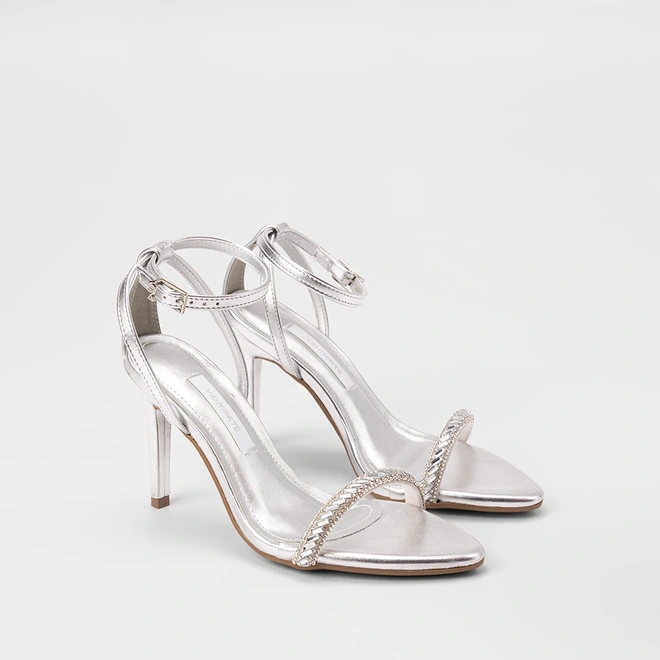 Sandália Feminina Via Marte Salto Alto Detalhe Strass Metalizado Prata