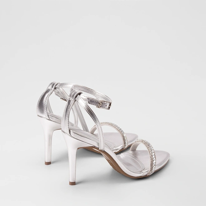 Sandália Feminina Via Marte Salto Alto Detalhe Strass Metalizado Prata