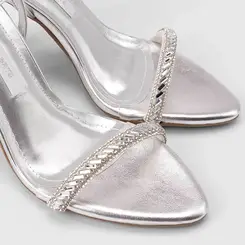 Sandália Feminina Via Marte Salto Alto Detalhe Strass Metalizado Prata