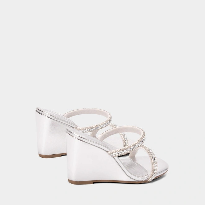 Tamanco Feminino Via Marte Salto Anabela Detalhe Strass Metalizado Prata