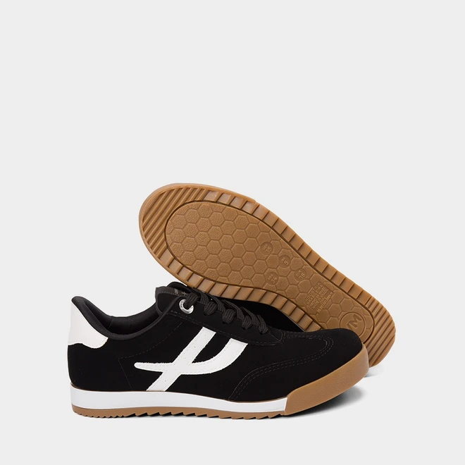 Tênis Casual Feminino Via Marte Detalhe Lateral Nobuck Preto