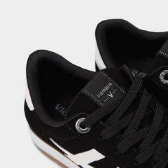 Tênis Casual Feminino Via Marte Detalhe Lateral Nobuck Preto