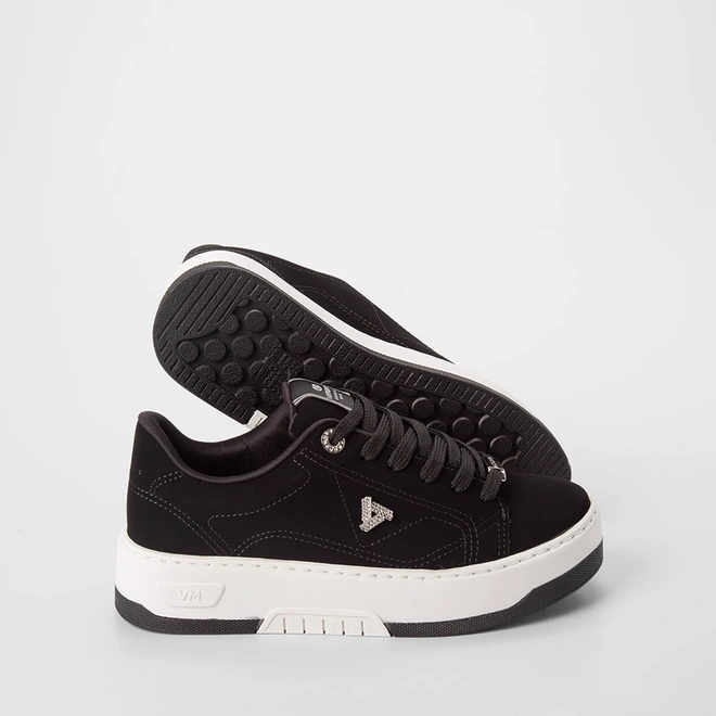 Tênis Casual Feminino Via Marte Nobuck Aplicação Ilhós Strass Preto