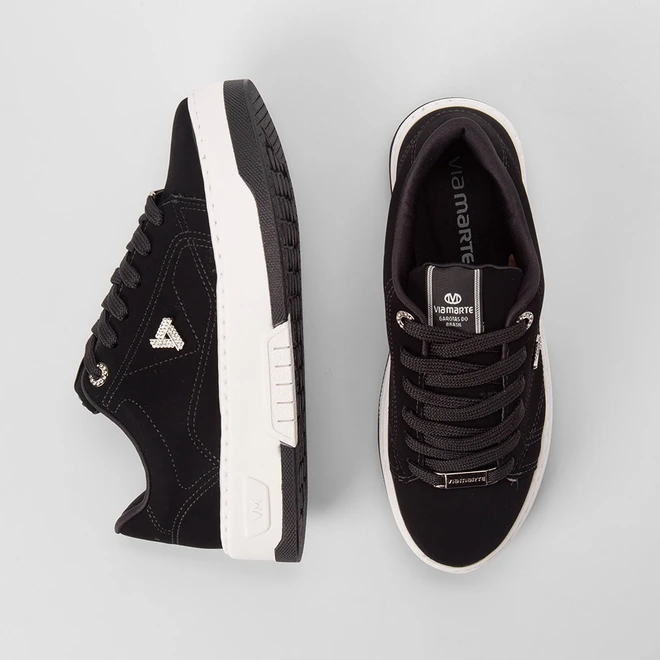 Tênis Casual Feminino Via Marte Nobuck Aplicação Ilhós Strass Preto
