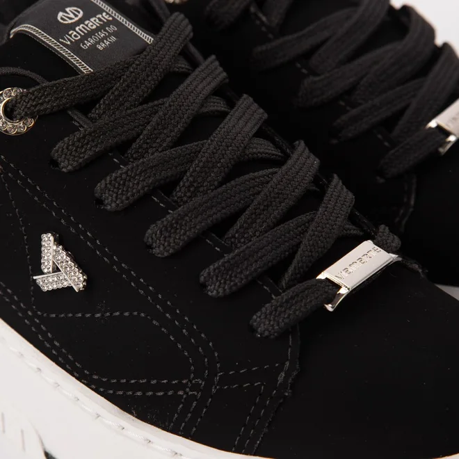 Tênis Casual Feminino Via Marte Nobuck Aplicação Ilhós Strass Preto