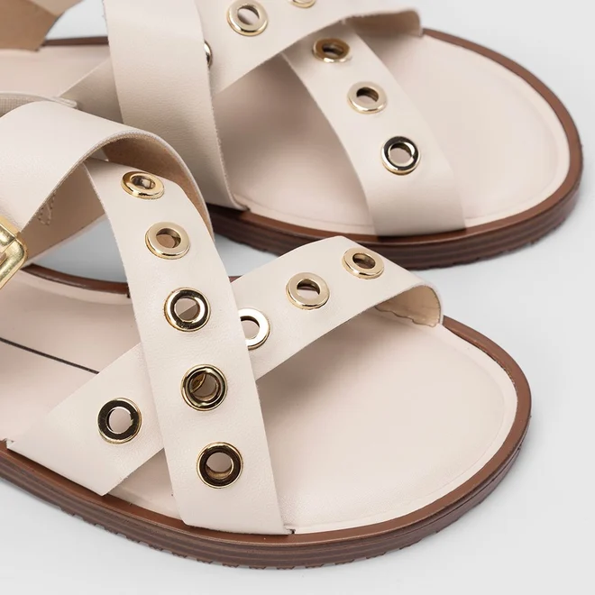 Sandália Rasteira Feminina Moleca Tiras Cruzadas Detalhe Ilhós Off White