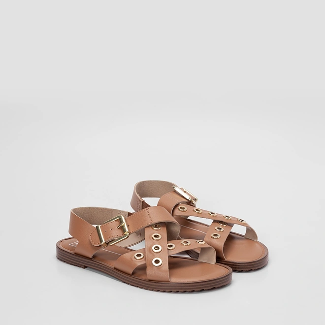 Sandália Rasteira Feminina Moleca Tiras Cruzadas Detalhe Ilhós Caramelo