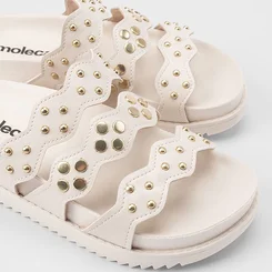 Tamanco Feminino Moleca Detalhe Tachas Off White