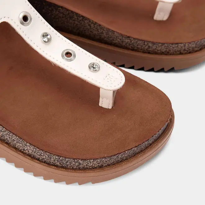 Sandália Feminina Moleca Detalhe Ilhós & Pedraria Off White
