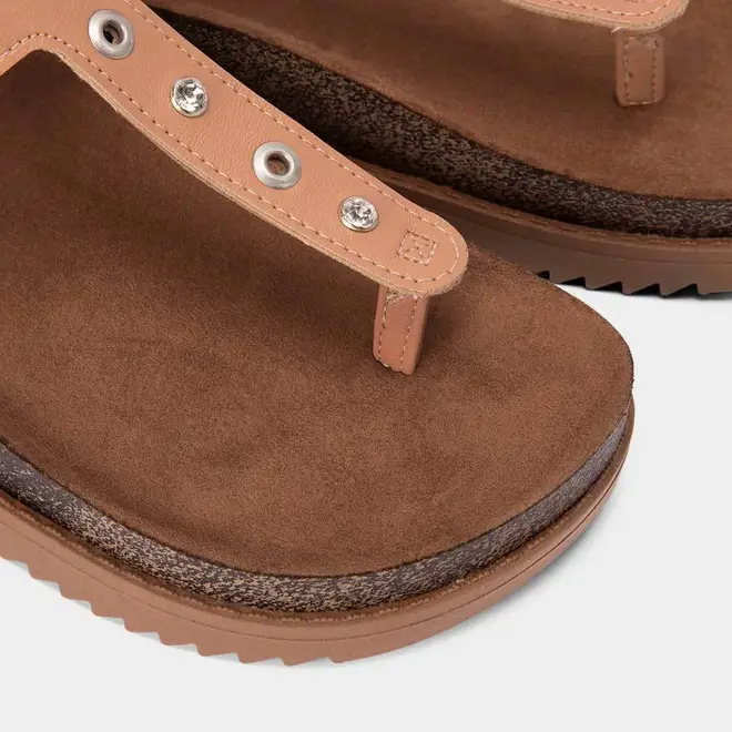 Sandália Feminina Moleca Detalhe Ilhós & Pedraria Nude