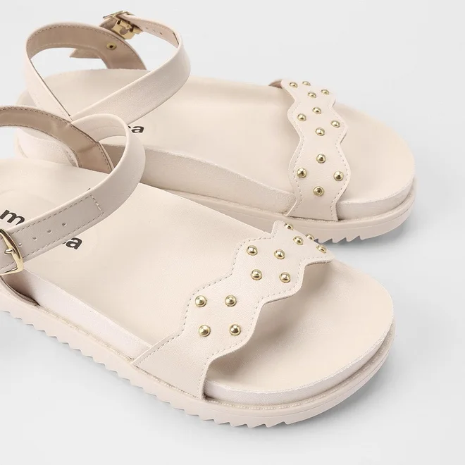Sandália Feminina Moleca Detalhe Tachas Off White