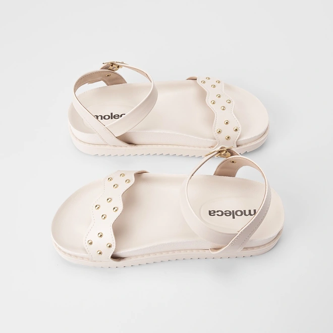 Sandália Feminina Moleca Detalhe Tachas Off White