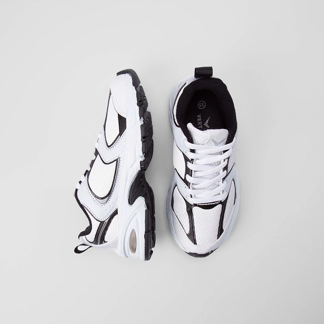 Tênis Esportivo Feminino Vertus Recortes Branco & Preto