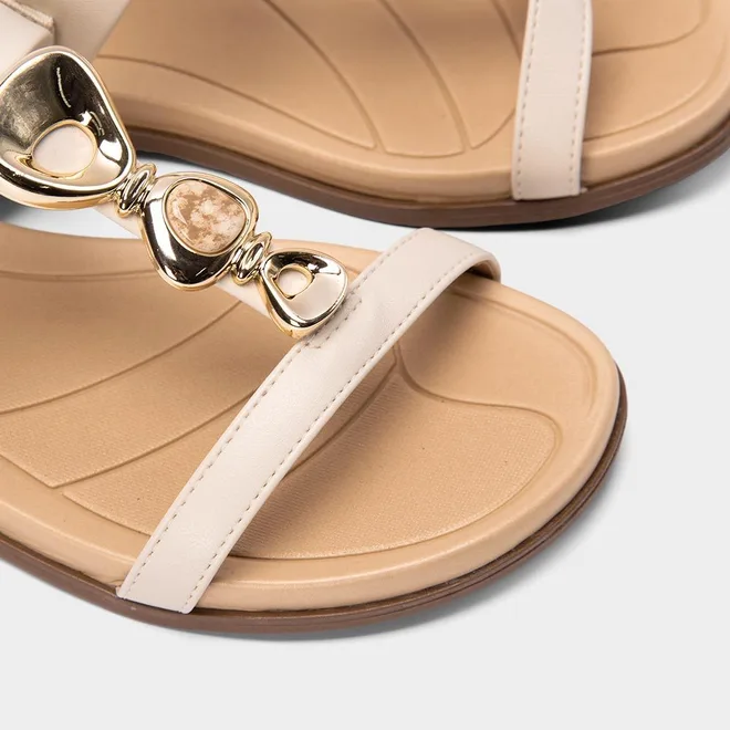Sandália Feminina Beira Rio Detalhe Pedraria Off White