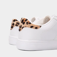 Tênis Casual Feminino Penélope Recorte Onça Camurça Branco