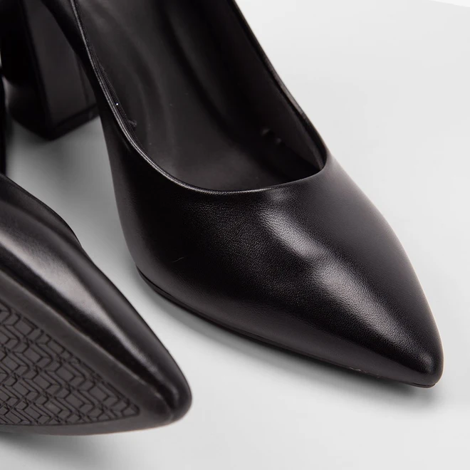 Scarpin Feminino Gabriela Salto Alto Bloco Preto