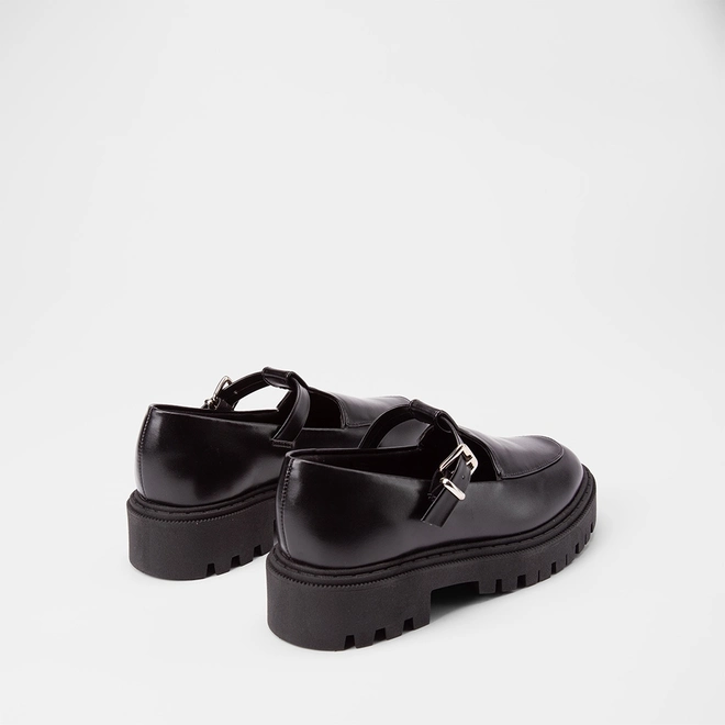 Mocassim Boneca Feminino Gabriela Tratorado Fivela Preto