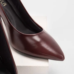 Scarpin Feminino Gabriela Salto Alto Bloco Vinho