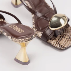 Tamanco Feminino Gabriela Detalhe Bold Textura Cobra Marrom