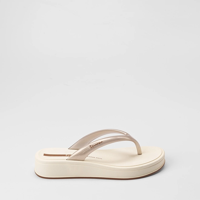 Chinelo Feminino Ipanema Glow Up Efeito Perolizado Bege