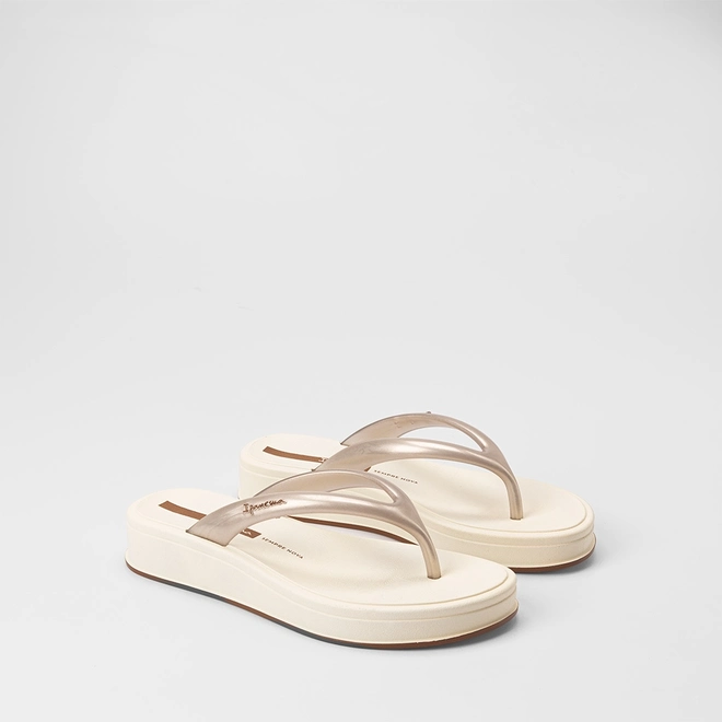 Chinelo Feminino Ipanema Glow Up Efeito Perolizado Bege