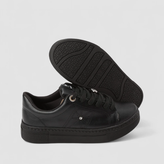 Tênis Casual Feminino Via Marte Pespontos Detalhe Metalizado Preto