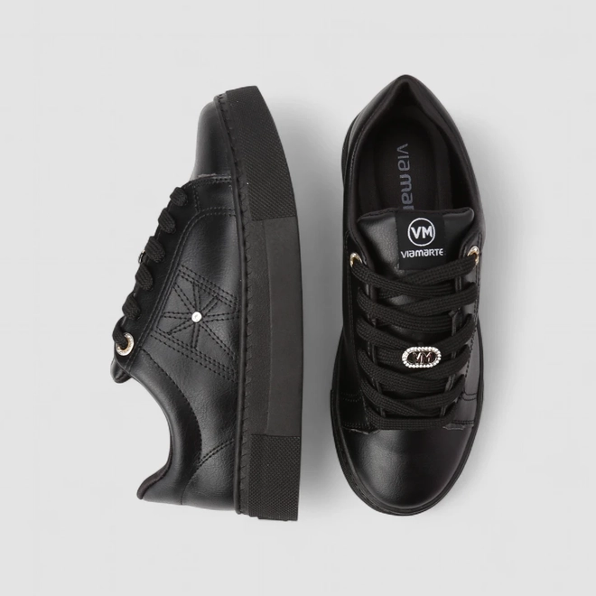 Tênis Casual Feminino Via Marte Pespontos Detalhe Metalizado Preto