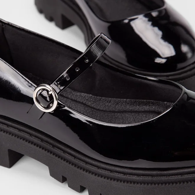Mocassim Boneca Feminino Gabriela Tratorado Verniz Preto
