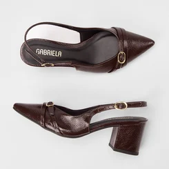 Scarpin Slingback Feminino Gabriela Enfeite Fivela Verniz Marrom