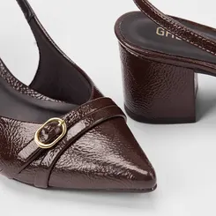 Scarpin Slingback Feminino Gabriela Enfeite Fivela Verniz Marrom