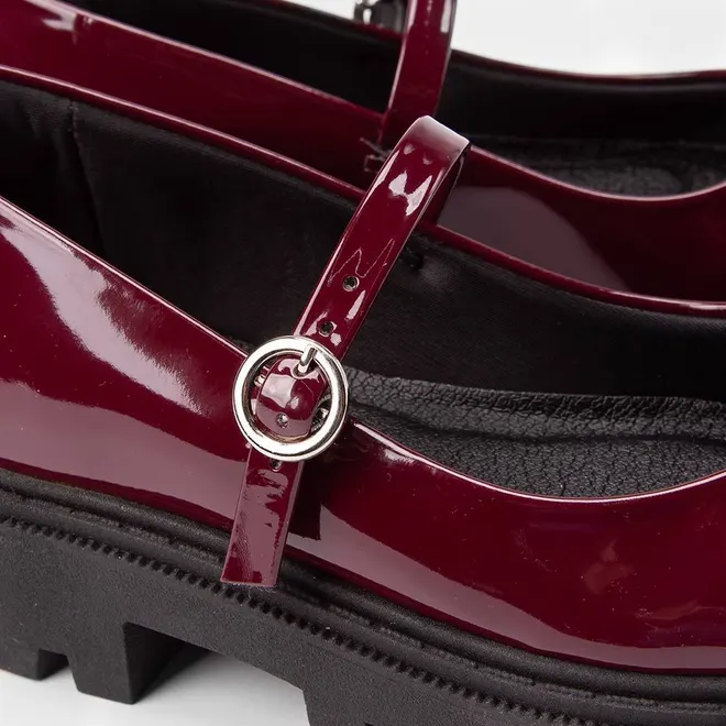 Mocassim Boneca Feminino Gabriela Enfeite Fivela Verniz Vinho